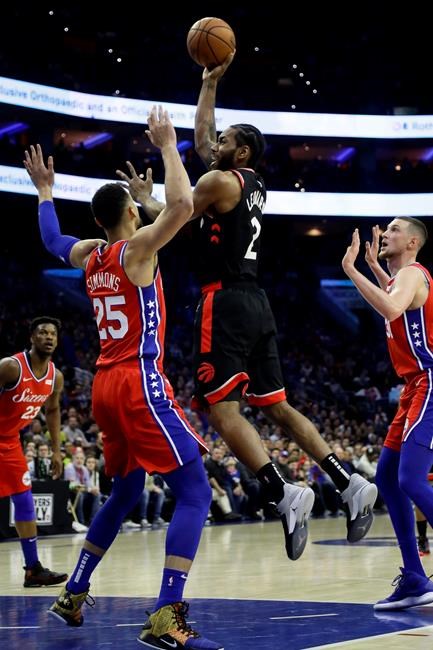 Lowry has big half amid trade rumours, Raptors hold off 76ers | iNFOnews.ca