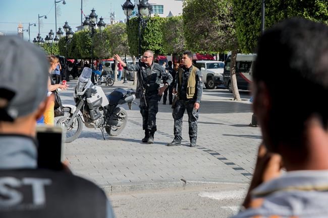 Female suicide bomber wounds 9 in Tunisia's capital | iNFOnews.ca Female suicide bomber wounds 9 in Tunisia's capital | iNFOnews.ca