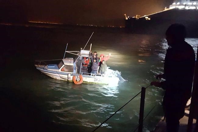 The Latest: NGOs urge Europe to take in 12 stranded migrants | iNFOnews.ca