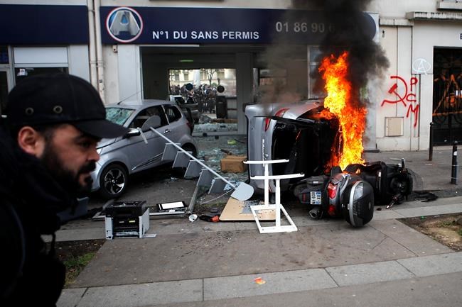 109 in custody in Paris over May Day violence | iNFOnews.ca CP507638533