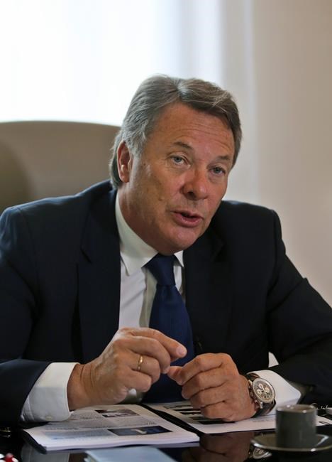 Clashes, oil blockades over France's economic future | iNFOnews.ca