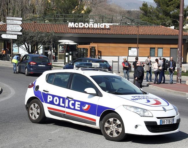 French school shooting: 4 shot, 10 hurt, student arrested | iNFOnews.ca French school shooting: 4 shot, 10 hurt, student arrested | iNFOnews.ca