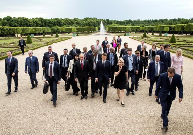 French president flexes diplomatic muscles in Putin meeting | iNFOnews.ca French president flexes diplomatic muscles in Putin meeting | iNFOnews.ca