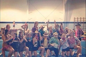 University of Regina says coach sorry for cheer team's old west pic | iNFOnews.ca CP27616306