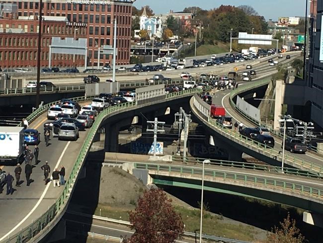 1 person dead, 1 injured in police shootout on busy I-95 | iNFOnews.ca 1 person dead, 1 injured in police shootout on busy I-95 | iNFOnews.ca