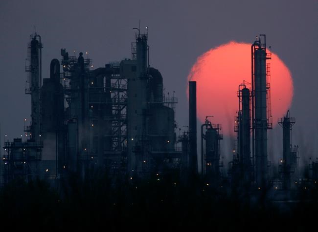 Negative oil price plunge a short-term anomaly with limited impact: analysts | iNFOnews.ca