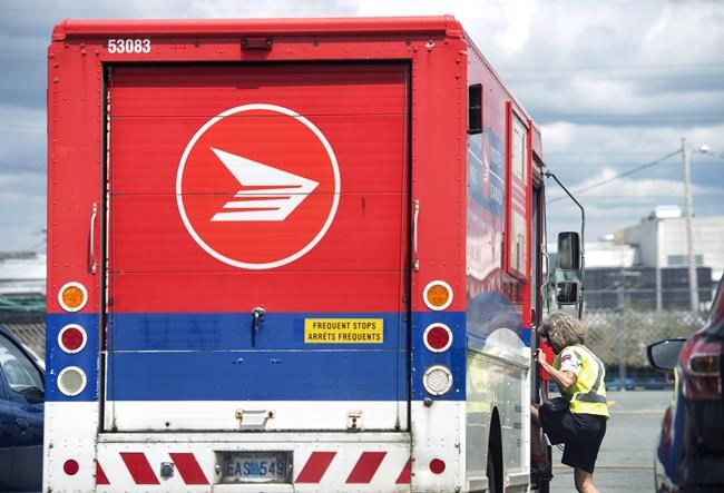 Canada Post sees 'Christmas-level' package volumes during COVID-19 | iNFOnews.ca Canada Post sees 'Christmas-level' package volumes during COVID-19 | iNFOnews.ca