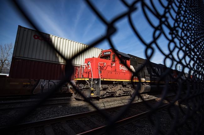 CN Rail moves record 2.81 million tonnes of grain for April, slightly ahead of CP | iNFOnews.ca