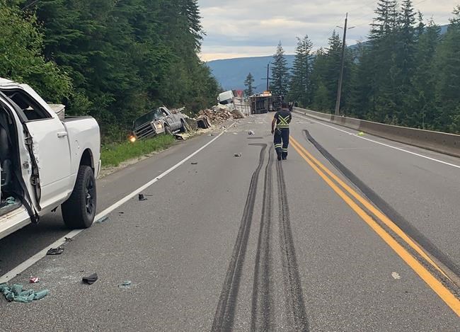 'Extremely fortunate' no one killed in six-vehicle crash west of Sicamous: RCMP | iNFOnews.ca