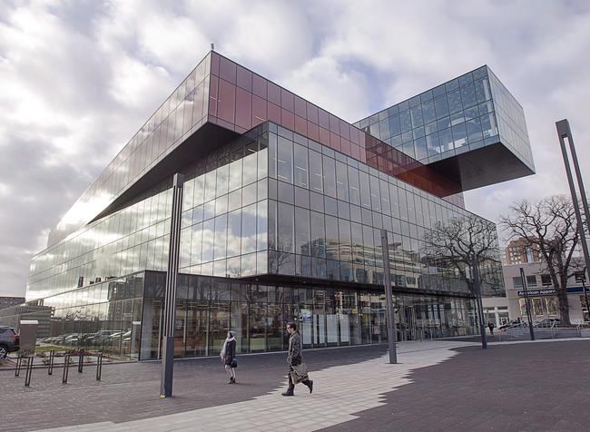 In Canadian libraries, the era of late fees may be headed to history books | iNFOnews.ca In Canadian libraries, the era of late fees may be headed to history books | iNFOnews.ca