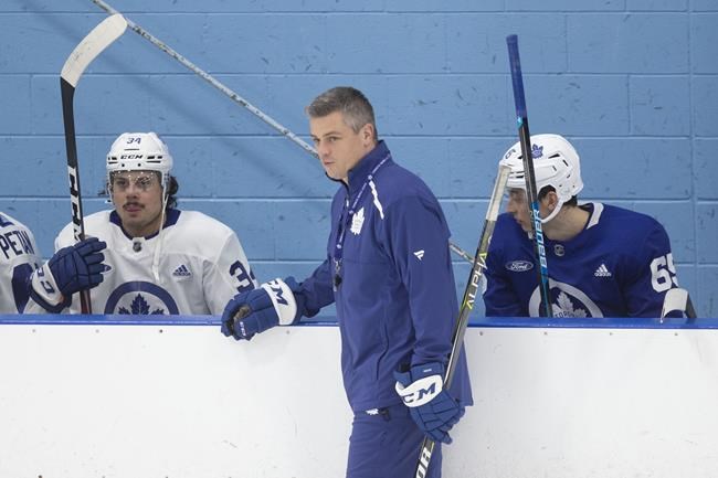 Maple Leafs head coach Sheldon Keefe bingeing his own team during NHL pause | iNFOnews.ca