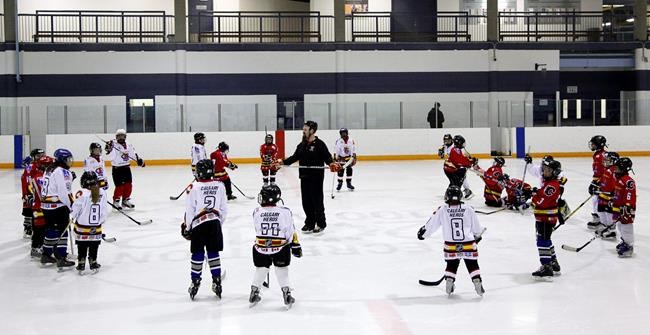 Hockey parents unsure about the future of minor hockey with COVID-19 | iNFOnews.ca