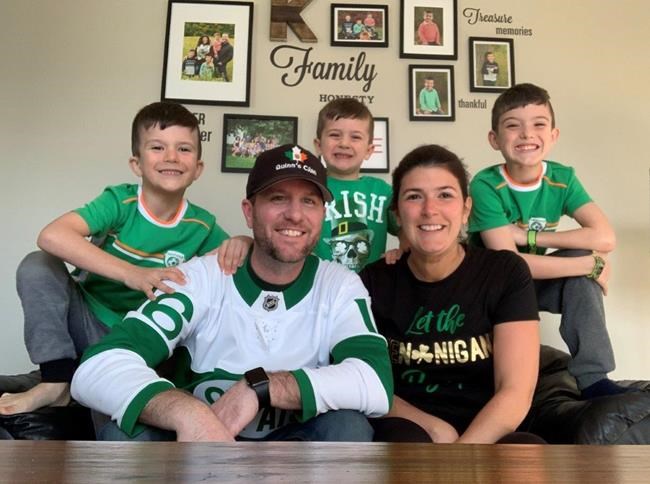 'Hockey 24' documentary a welcome return to Canada's signature game | iNFOnews.ca