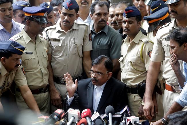Indian court sentences 2 men to death in 1993 Mumbai blasts | iNFOnews.ca