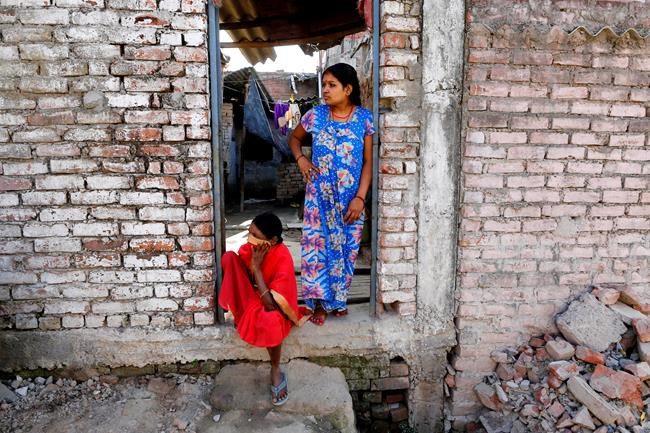 Jobless after virus lockdown, India's poor struggle to eat | iNFOnews.ca