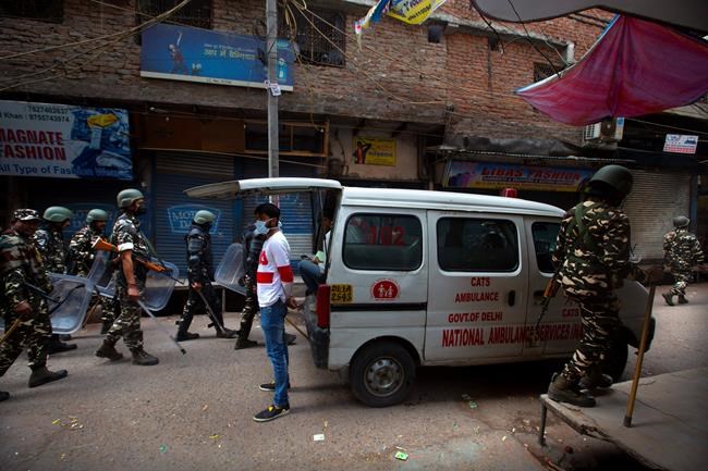 Victims of New Delhi's deadly communal clashes fill hospital | iNFOnews.ca