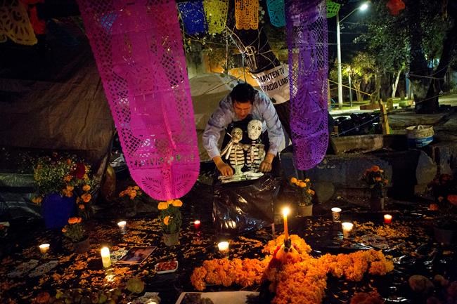 Mexico's Day of the Dead mourns quake victims | iNFOnews.ca Mexico's Day of the Dead mourns quake victims | iNFOnews.ca