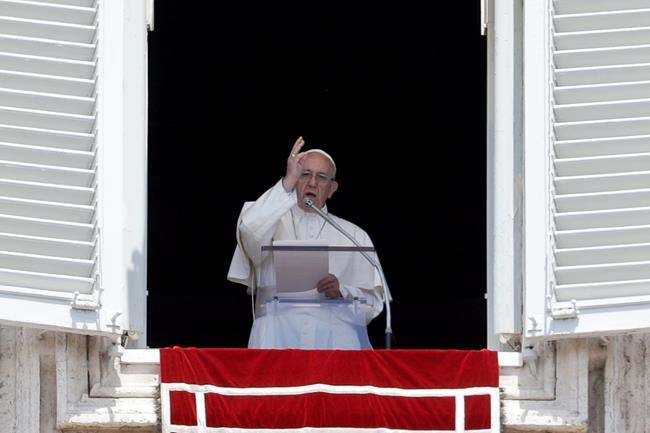 Pope prays in silence for all mothers in heaven and on earth | iNFOnews.ca Pope prays in silence for all mothers in heaven and on earth | iNFOnews.ca