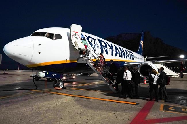 Budget carrier Ryanair cuts flights as contagions increase | iNFOnews.ca