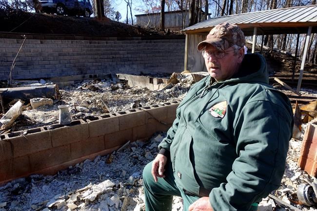 During first look at wildfire rubble, residents in a daze | iNFOnews.ca CP1861476247