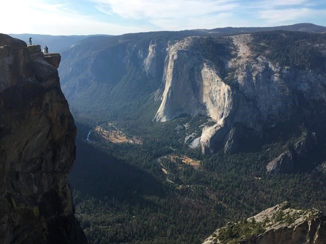 Indian man, woman killed in fall from Yosemite park overlook | iNFOnews.ca