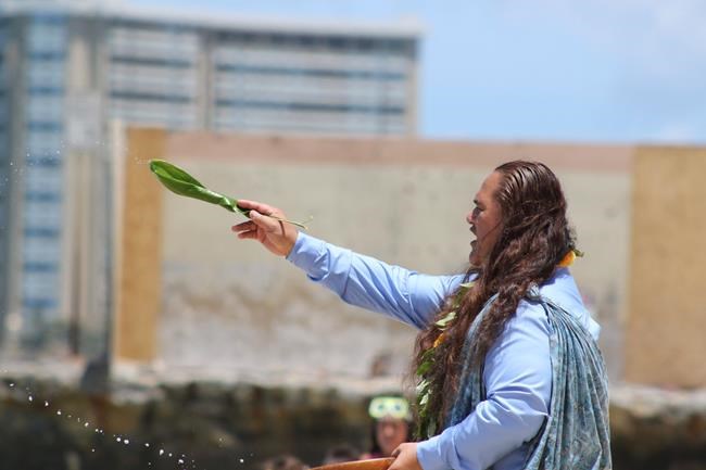 Newborn Hawaiian monk seal to be moved out of Waikiki | iNFOnews.ca