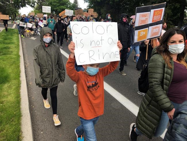 Oregon city joins others in curbing tear gas, police tactics | iNFOnews.ca Oregon city joins others in curbing tear gas, police tactics | iNFOnews.ca