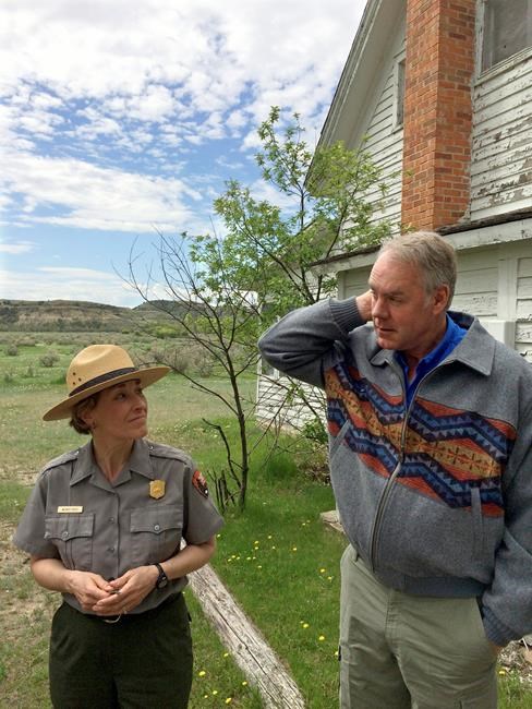 Zinke heckled as he pitches government, industry co-operation | iNFOnews.ca