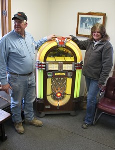 Boogie in the barn: North Dakota couple to continue 63-year-old Friday night dance tradition | iNFOnews.ca