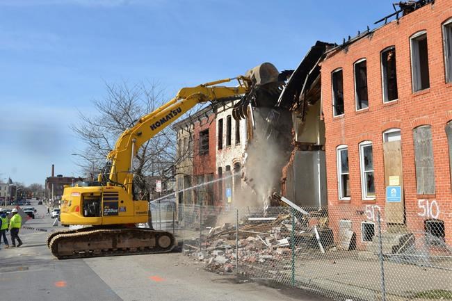 Baltimore starts demolition of block in sea of vacant houses | iNFOnews.ca Baltimore starts demolition of block in sea of vacant houses | iNFOnews.ca