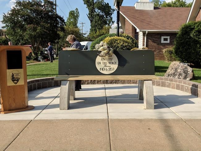 Little Rock 9 student dedicates commemorative bench | iNFOnews.ca