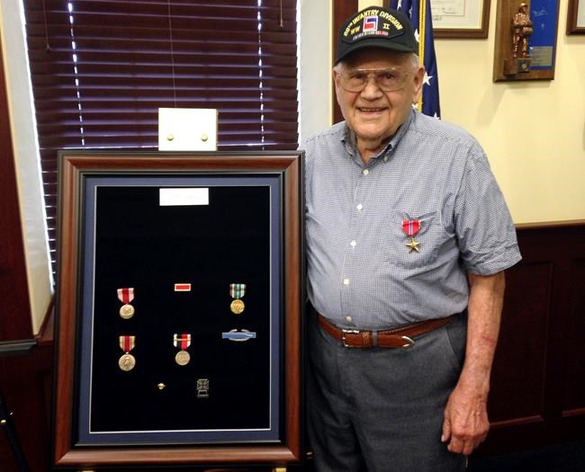 WWII vet gets Bronze Star he earned more than 70 years ago | iNFOnews.ca