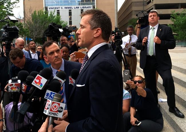 Sex-related charge dropped against Missouri governor | iNFOnews.ca CP906367510