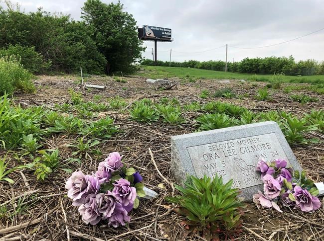 Billboards above African-American cemetery prompt lawsuit | iNFOnews.ca