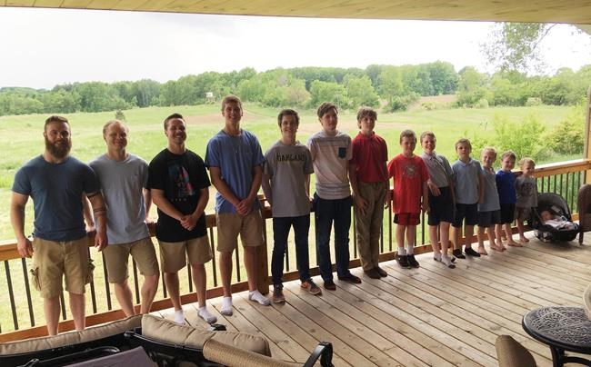 14 boys, no regrets: Michigan family happy the way they are | iNFOnews.ca