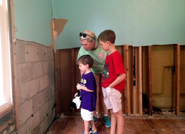 Mental scars showing on youngest victims of Louisiana floods | iNFOnews.ca CP2018204038