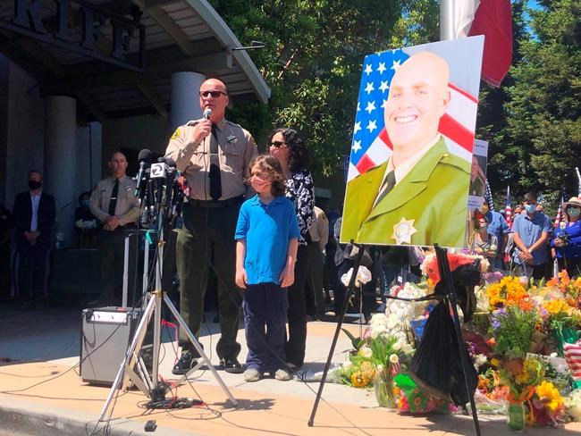 California sheriff: Gunman 'very intent' on killing police | iNFOnews.ca