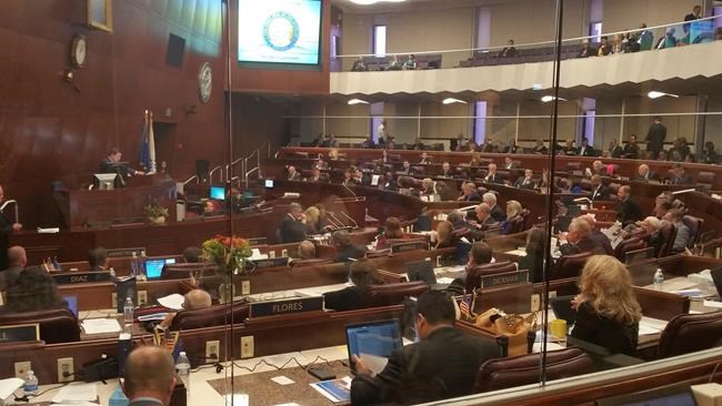 Stadium deal passes, Raiders move to Vegas looks more likely | iNFOnews.ca CP816418081