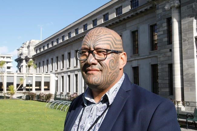 Indigenous New Zealand lawmaker wins battle against ties | iNFOnews.ca