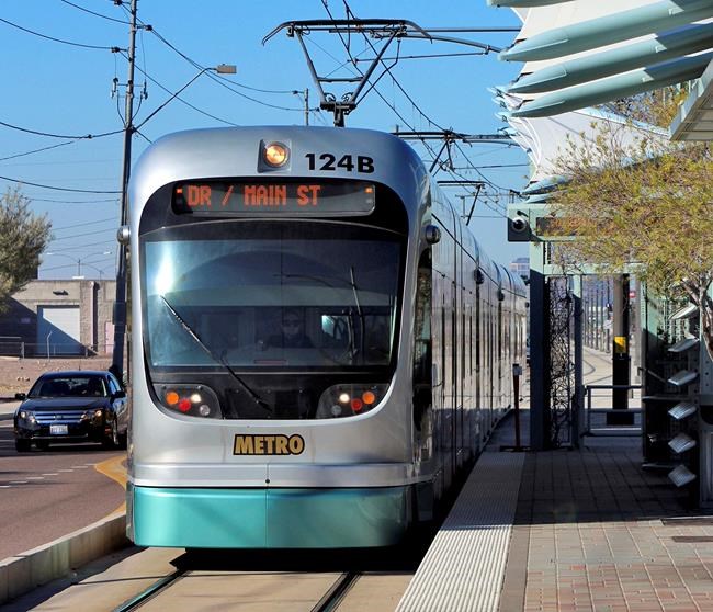 Students mobilize amid campaigning over Phoenix rail vote | iNFOnews.ca