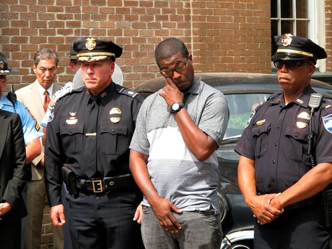 Savannah police mourn sergeant killed by robbery suspect | iNFOnews.ca