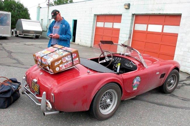 The Latest: Owner recalls bear burglary of vintage car | iNFOnews.ca CP921106530