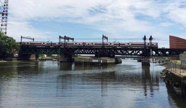 Will pricey rail bridge be just a gift for the sailboat set? | iNFOnews.ca Will pricey rail bridge be just a gift for the sailboat set? | iNFOnews.ca
