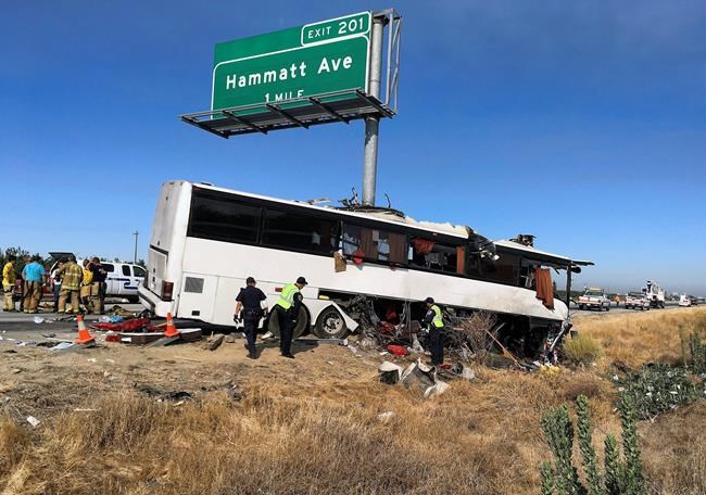 Mexican couple among 4 dead in California bus crash | iNFOnews.ca