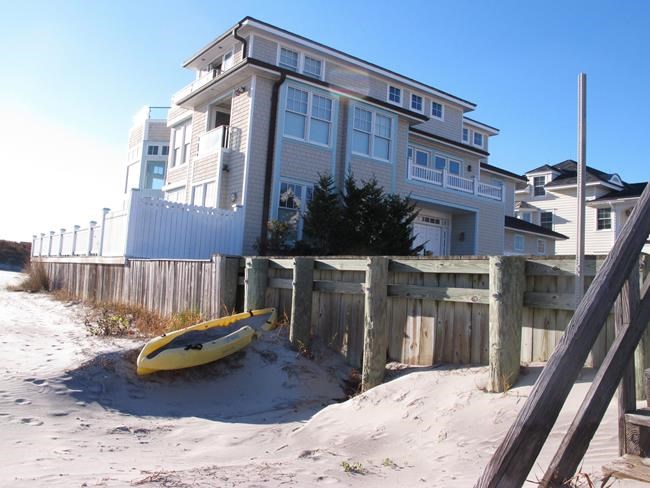 Sand dune opponents invoke Zika fears in bid to stop project | iNFOnews.ca