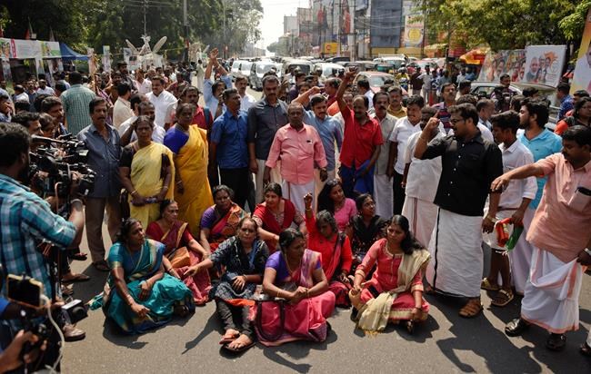 2 women enter Hindu temple in India, breaking years-long ban | iNFOnews.ca