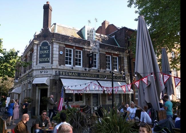 In London, some Brits shrug off royal wedding: 'Irrelevant' | iNFOnews.ca