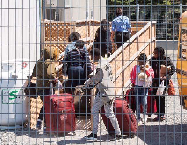 Quebec has received 96 per cent of illegal border crossings so far in 2018 | iNFOnews.ca