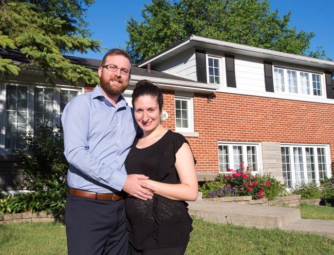 Montreal's hot real estate market spawns rare phenomenon: bidding wars | iNFOnews.ca