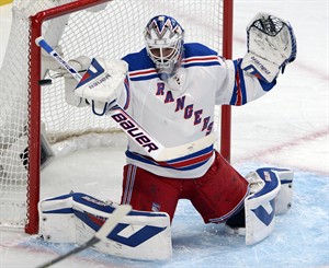 Lundqvist a wall as Rangers down Habs 3-1 to take control of conference final | iNFOnews.ca CP28430745